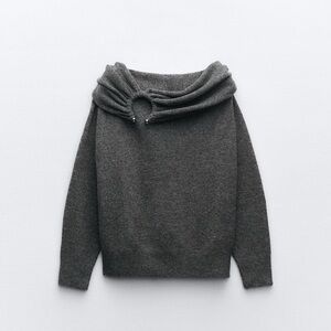 Almost new ZARA sweater. No damages